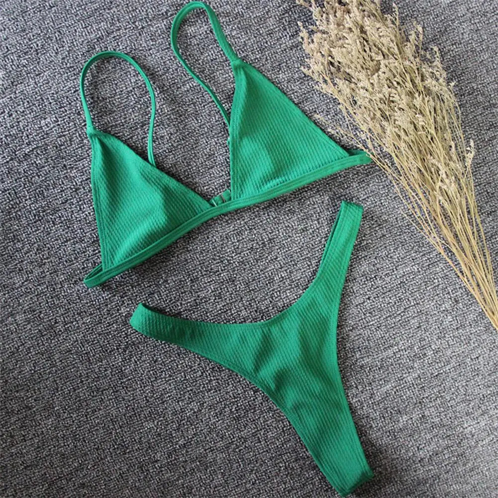 Bikini Bandeau Épuré pour un Été Radieux!