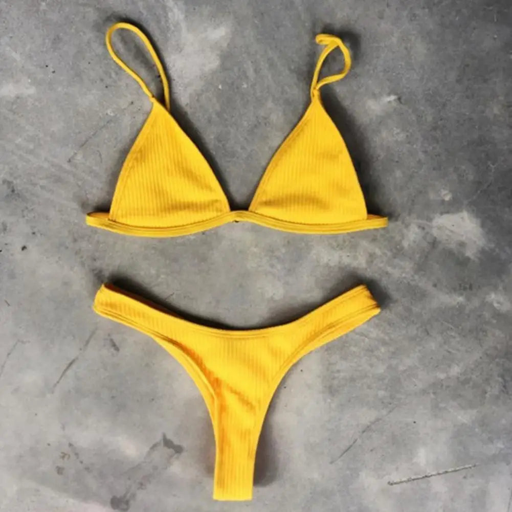 Bikini Bandeau Épuré pour un Été Radieux!